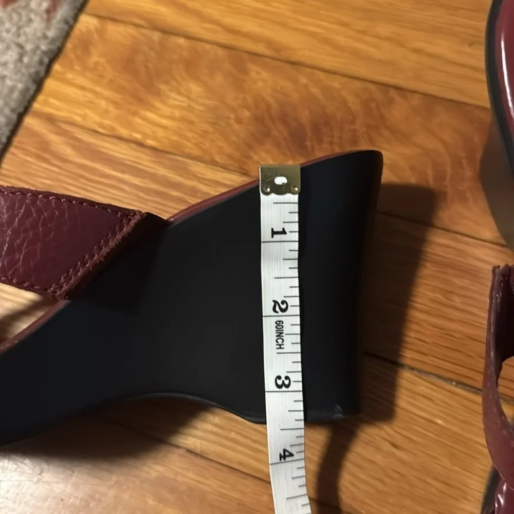 Red/ Burgundy Nine West Wedge Open Front Sandals 8 1/2 Gently Used